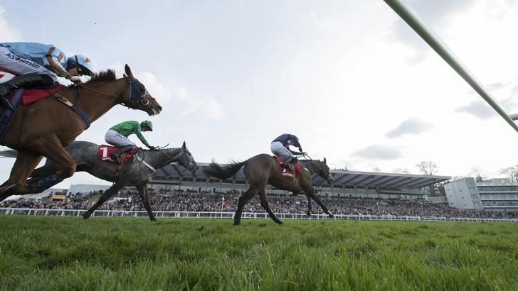 Horse racing at Sandown